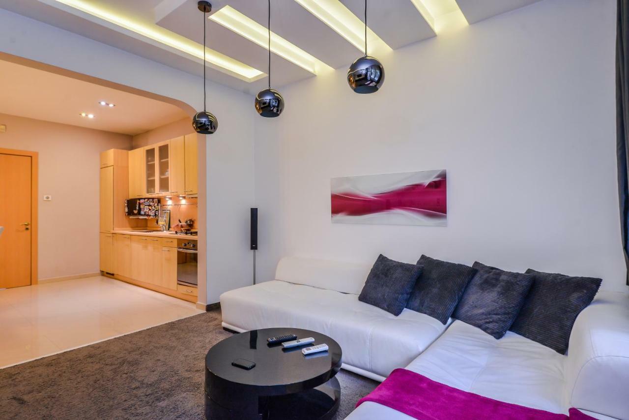 Extravaganzzo - Super Central One Bedroom Modern Apartment Sofia Buitenkant foto