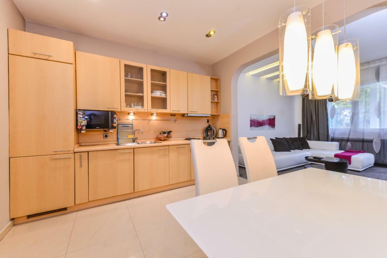 Extravaganzzo - Super Central One Bedroom Modern Apartment Sofia Buitenkant foto