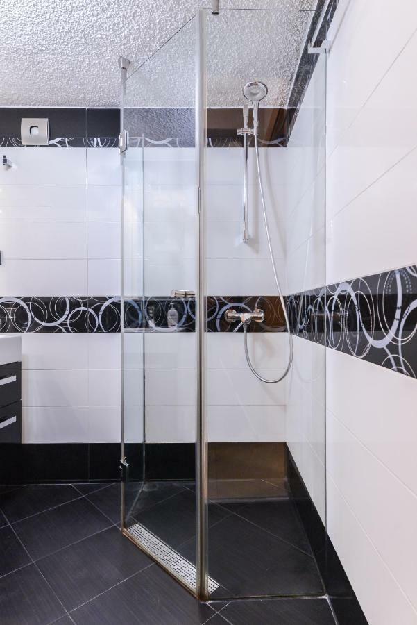 Extravaganzzo - Super Central One Bedroom Modern Apartment Sofia Buitenkant foto