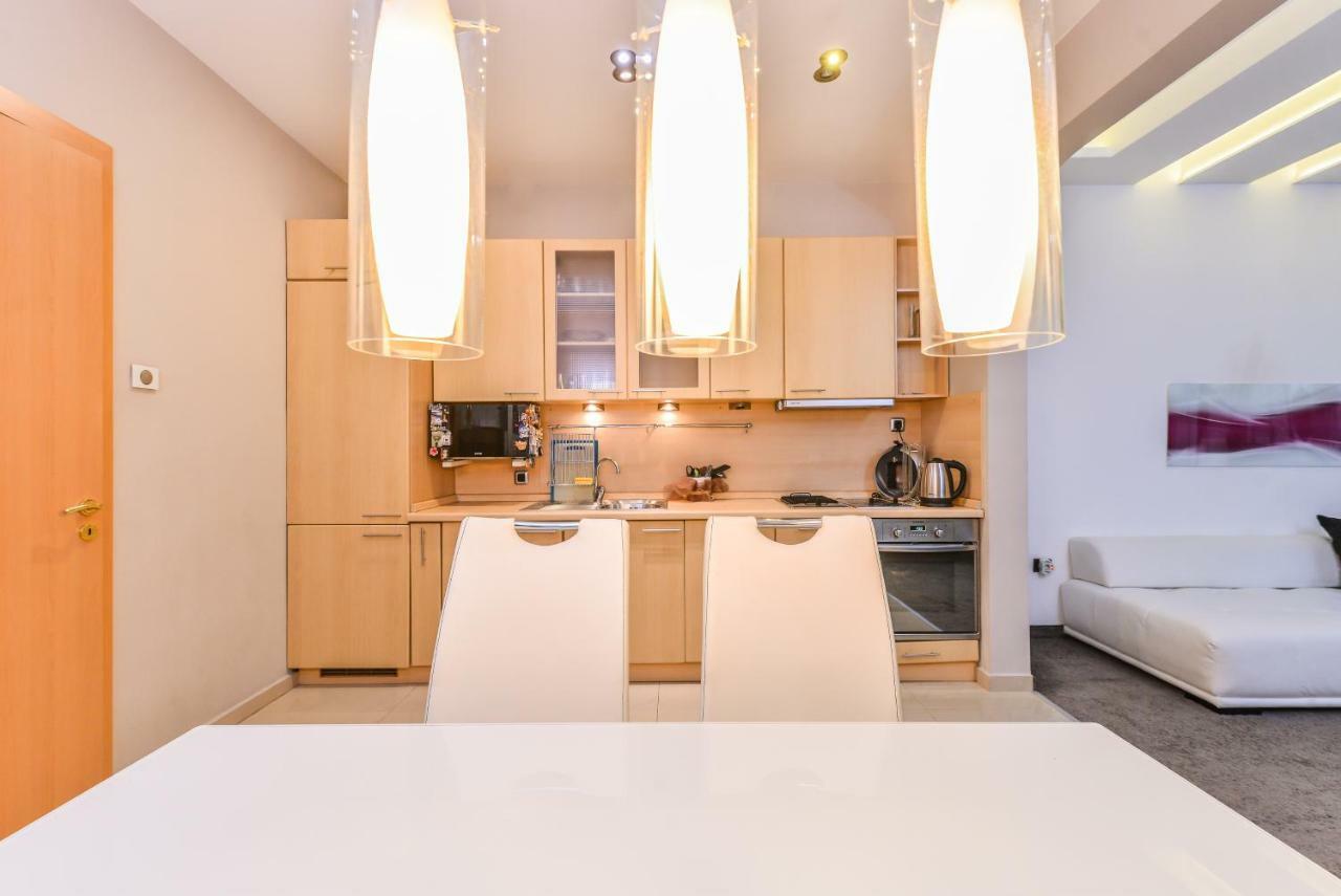 Extravaganzzo - Super Central One Bedroom Modern Apartment Sofia Buitenkant foto